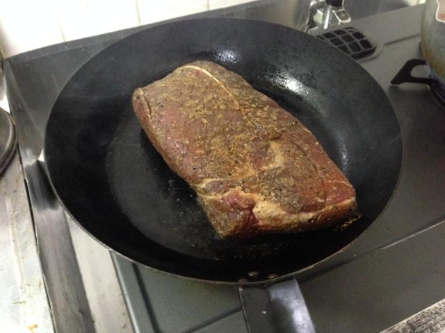 牛肉をガッツリ食べたかったので 肉のハナマサで牛モモ肉を買って